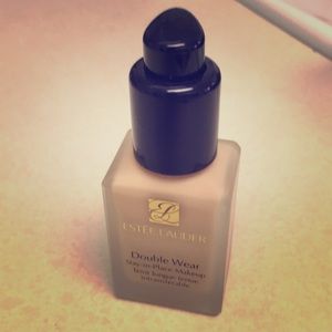 Estée Lauder double wear foundation